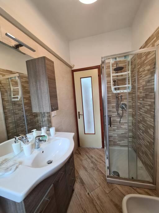 Bilocale Centralissimo Leinì Kültér fotó